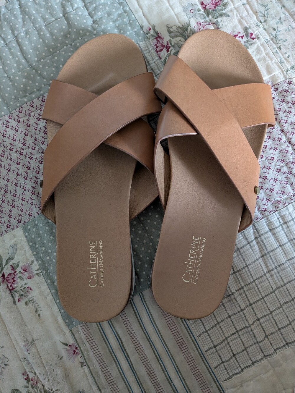 Catherine Malandrino Fencie Tan Criss Cross Slide Sandals 8.5